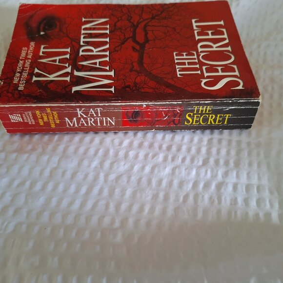 The Secret - Picture 2 of 5